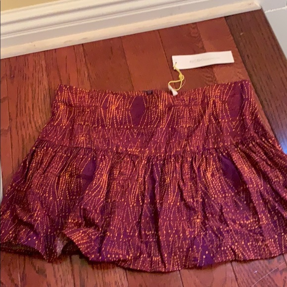 NWT BCBGeneration skirt size 6 - Picture 2 of 5